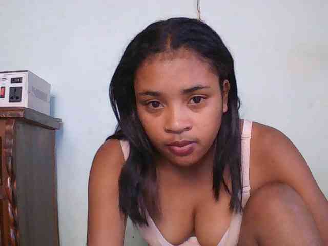 TriciaBella webcam