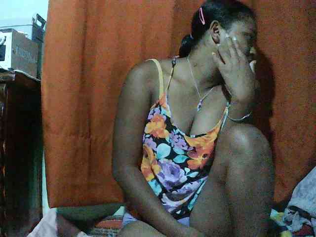 TriciaBella webcam