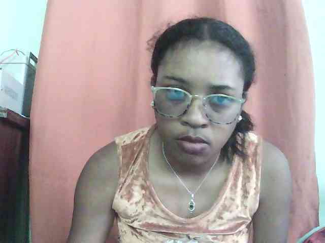 TriciaBella webcam