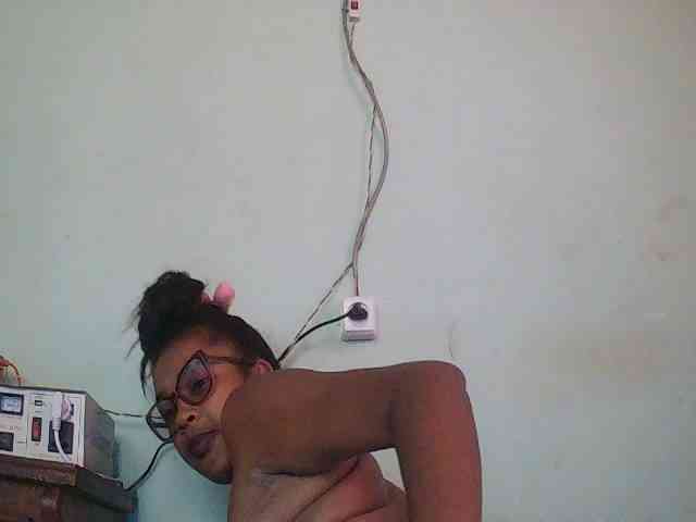 TriciaBella webcam