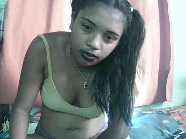 TriciaBella webcam