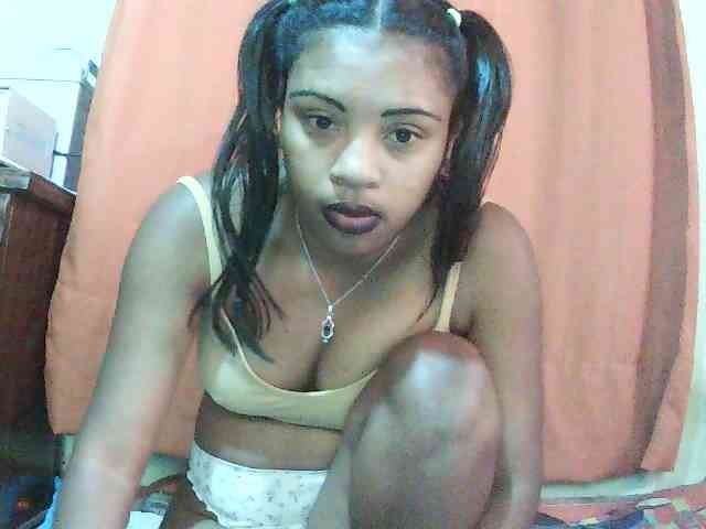 TriciaBella webcam