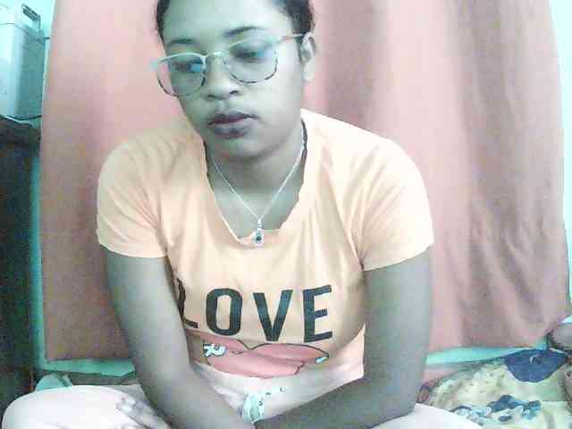 TriciaBella webcam
