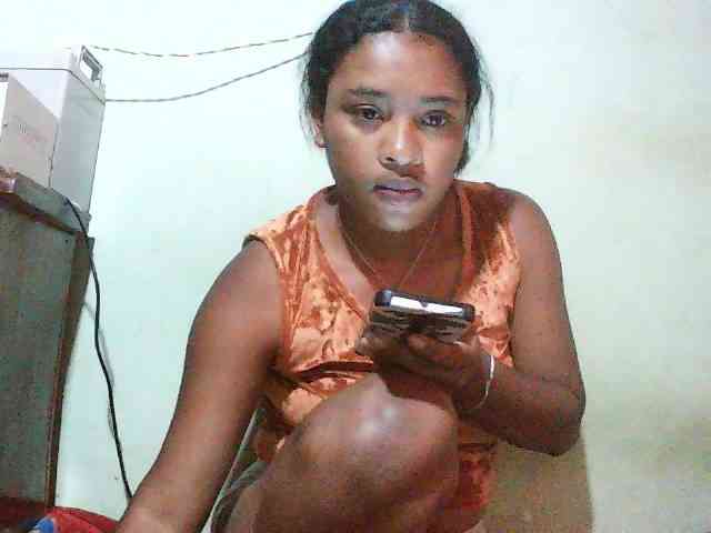 TriciaBella webcam