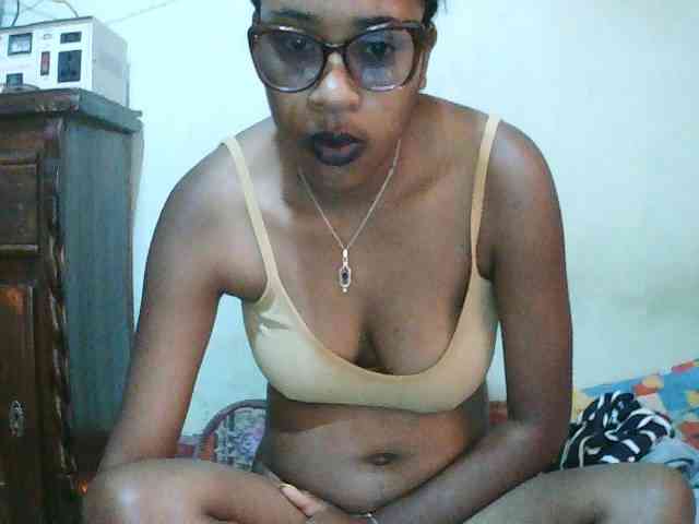 TriciaBella webcam
