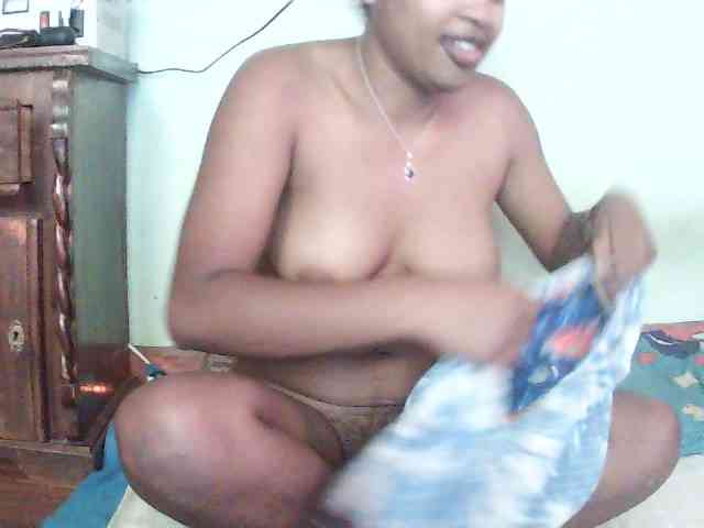 TriciaBella webcam