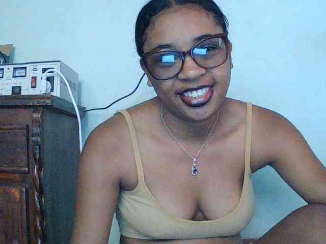 TriciaBella webcam