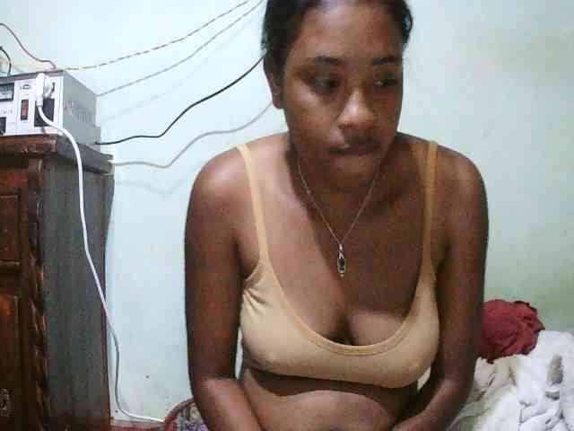 TriciaBella webcam