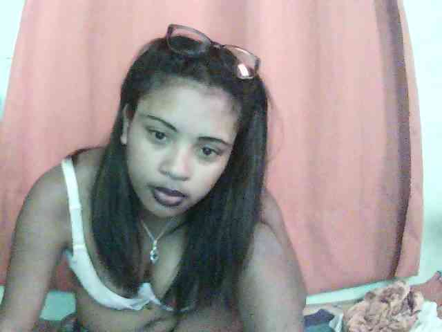 TriciaBella webcam