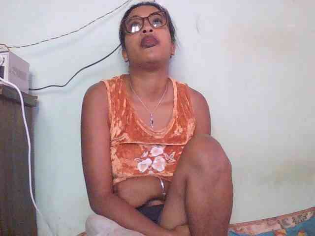 TriciaBella webcam