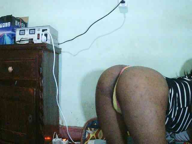 TriciaBella webcam