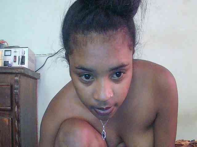 TriciaBella webcam