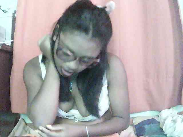 TriciaBella webcam