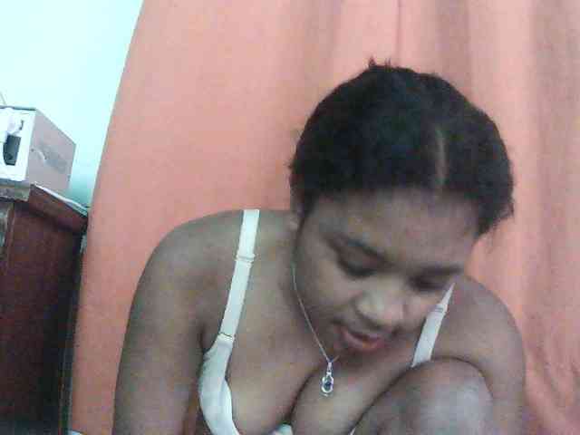 TriciaBella webcam