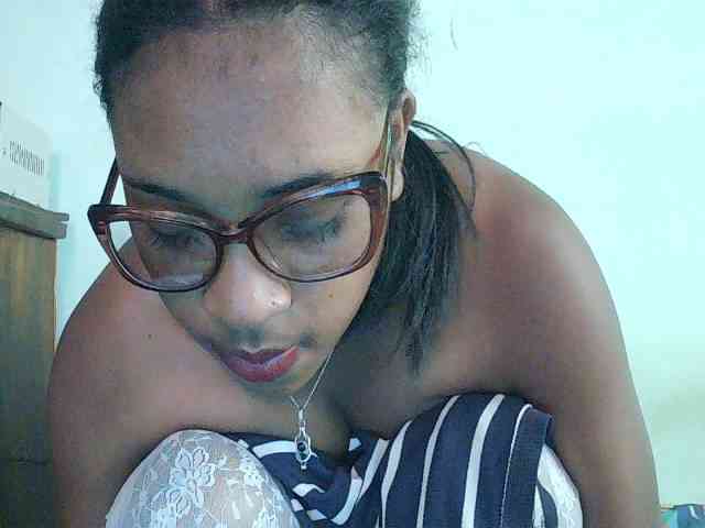 TriciaBella webcam