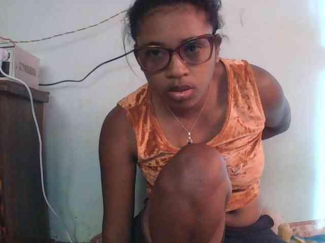 TriciaBella webcam