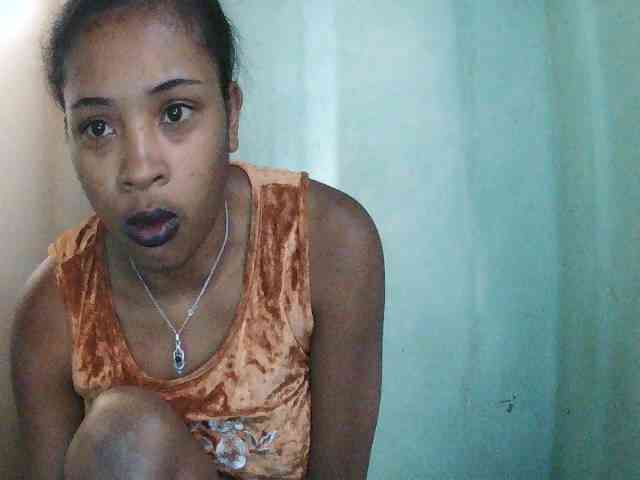 TriciaBella webcam