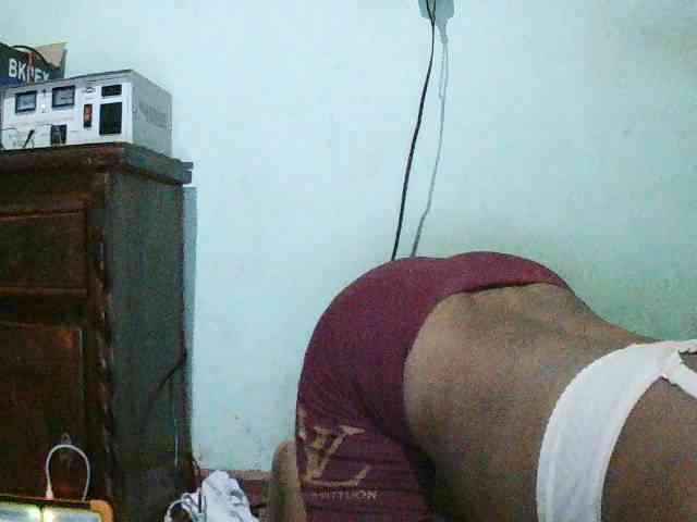 TriciaBella webcam