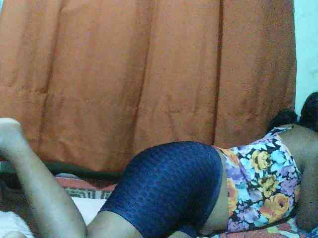 TriciaBella webcam