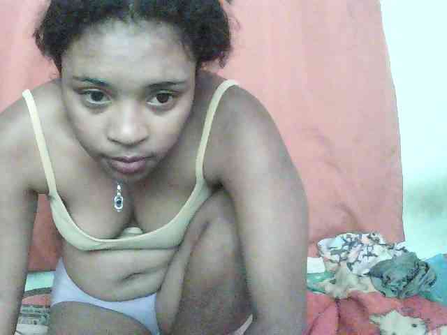 TriciaBella webcam