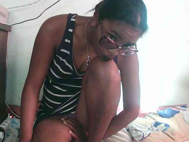 TriciaBella webcam