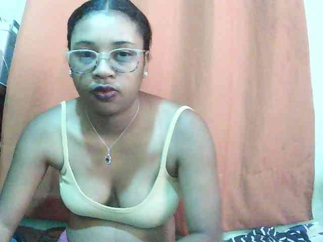 Modèle: TriciaBella