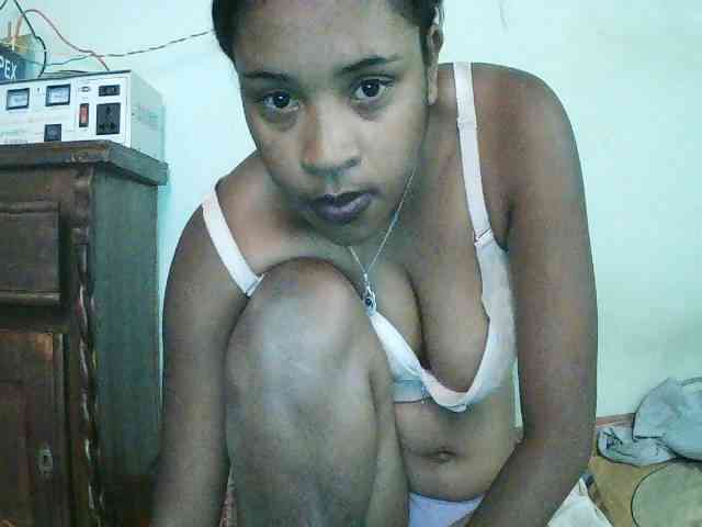 TriciaBella webcam
