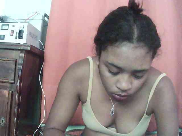 TriciaBella webcam