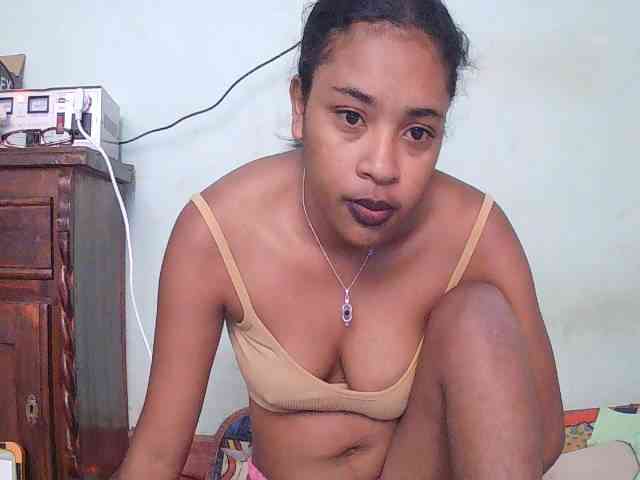 TriciaBella webcam