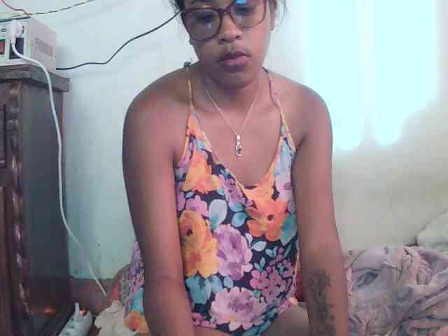 TriciaBella webcam