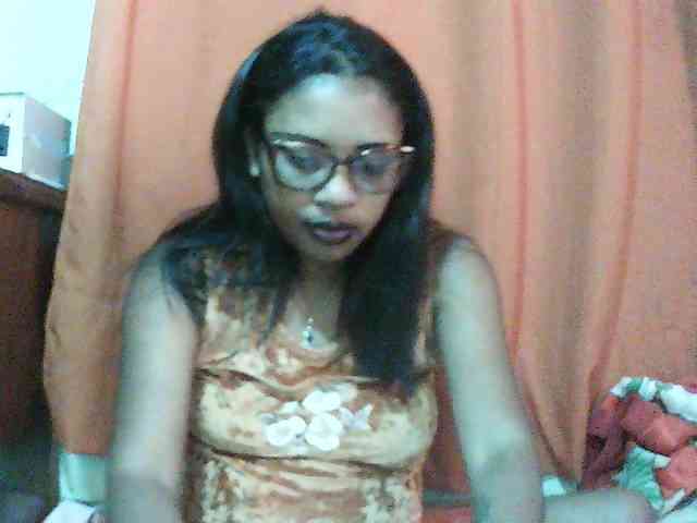 TriciaBella webcam