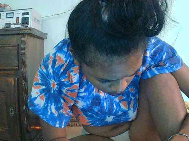 TriciaBella webcam