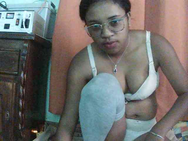TriciaBella webcam
