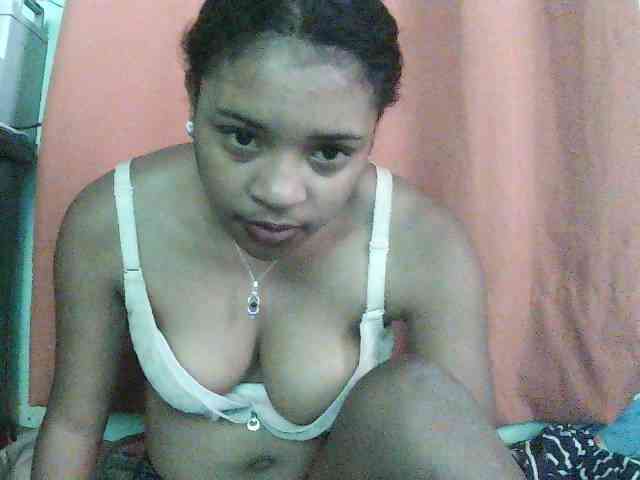 TriciaBella webcam