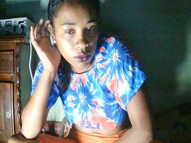 TriciaBella webcam