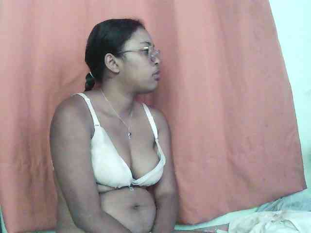 TriciaBella webcam