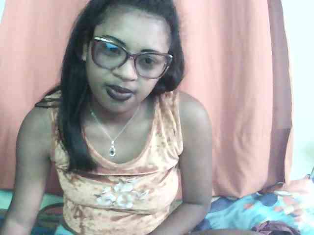 TriciaBella webcam