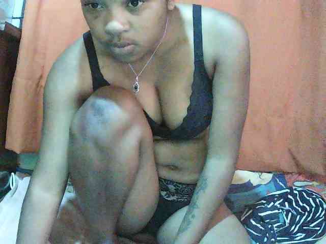 TriciaBella webcam