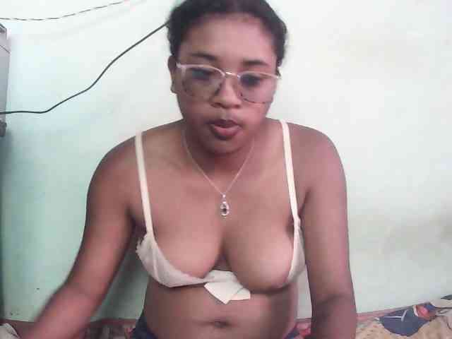 Modèle: TriciaBella