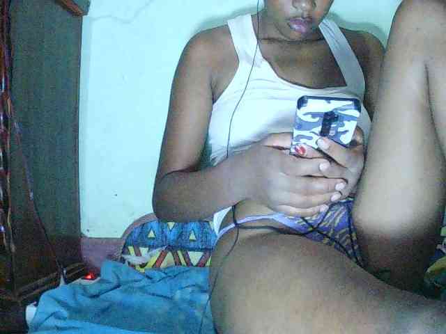 TriciaBella webcam