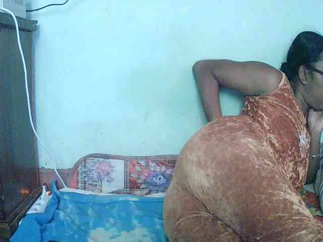 TriciaBella webcam