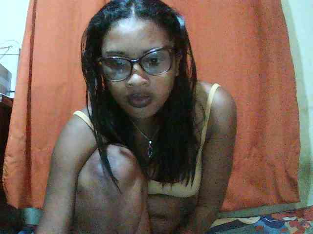 TriciaBella webcam
