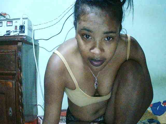 TriciaBella webcam