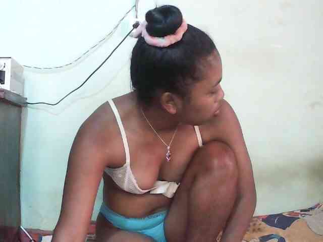 TriciaBella webcam