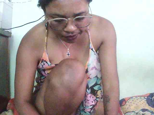 TriciaBella webcam