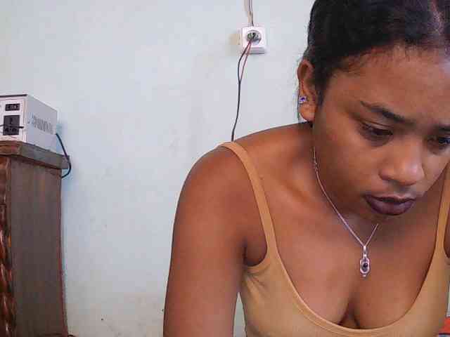 TriciaBella webcam