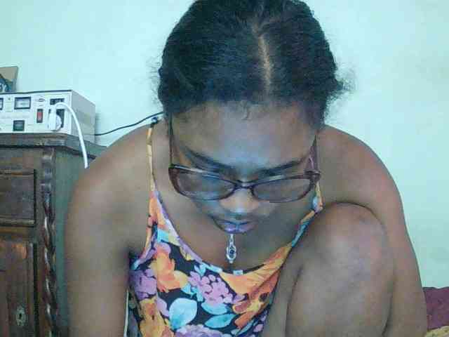 TriciaBella webcam
