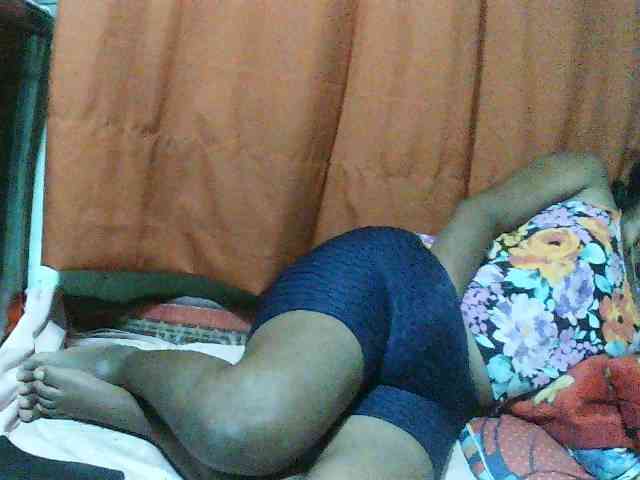 TriciaBella webcam
