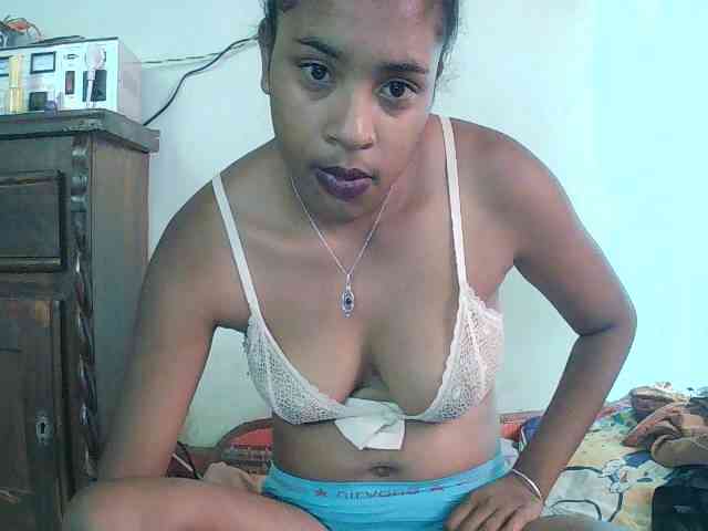 TriciaBella webcam