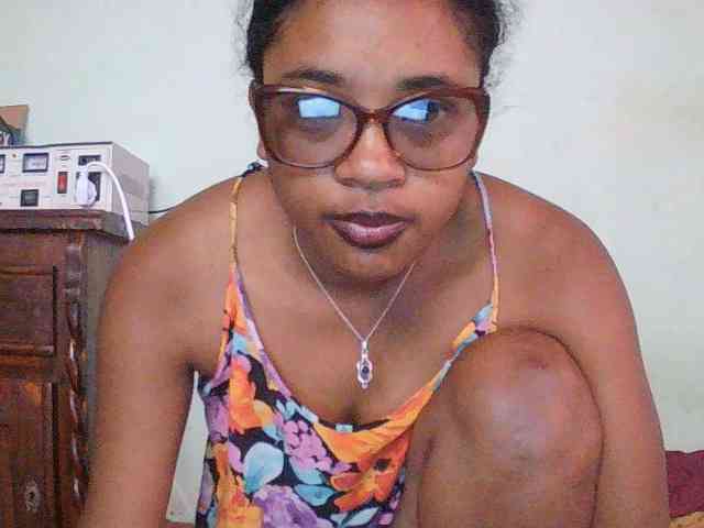 TriciaBella webcam